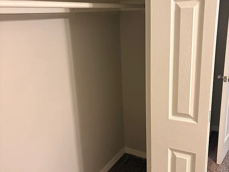827 Hardy Springs Cir #B — Photo 17