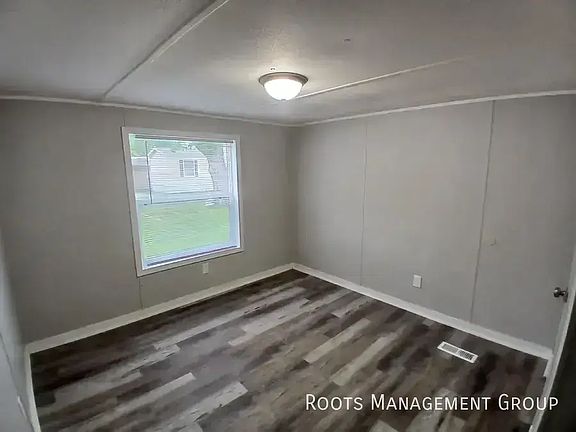 4th image of 306 Carriage Lane Est #306