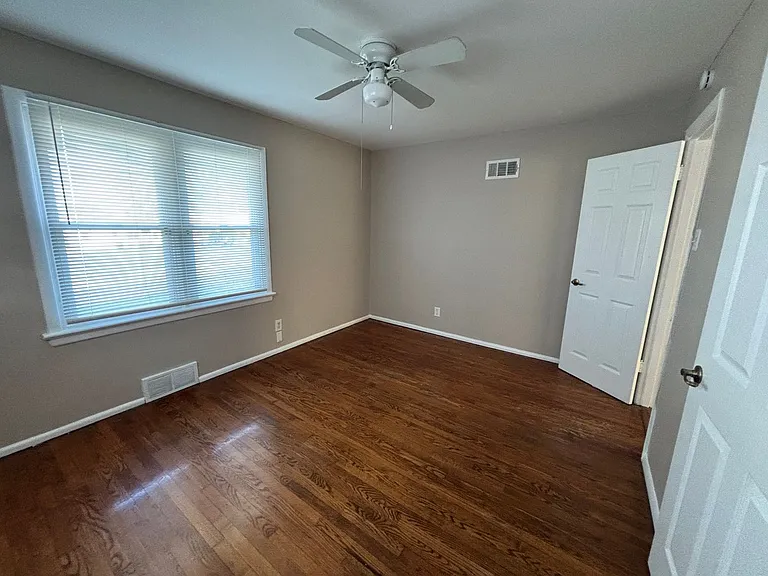 6118 Hancock Ave — Photo 6