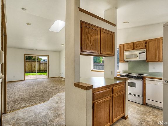 3rd image of 3901 48th Ave NE