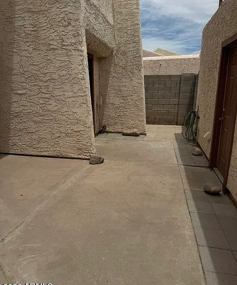 1818 S River Dr — Photo 15
