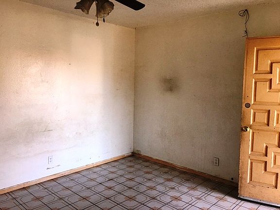 3rd image of 10821 Croesus Ave