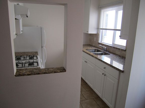 2nd image of 119 Ximeno Ave #2