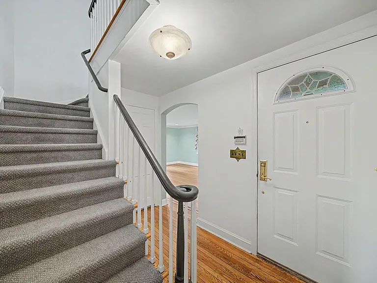 34 Esmond Pl — Photo 48