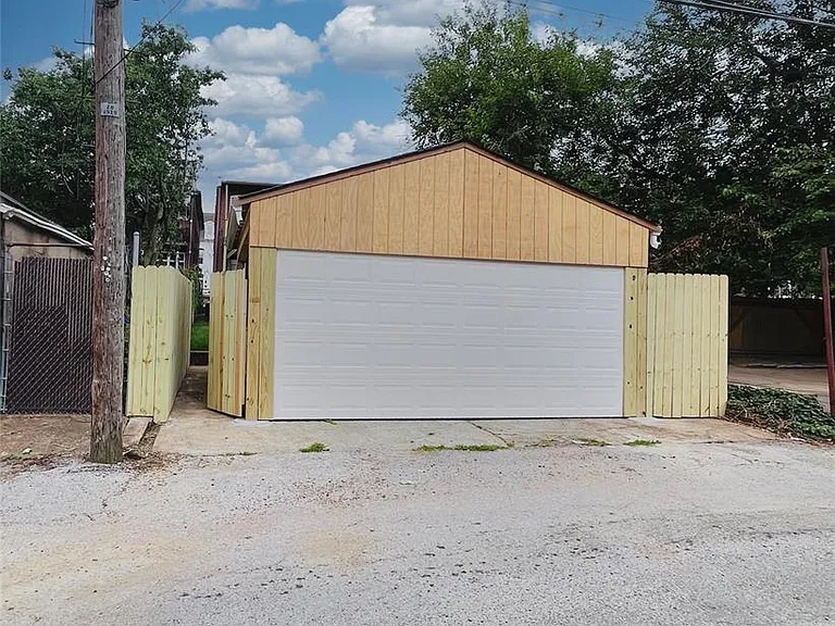 2819A Magnolia Ave — Photo 22