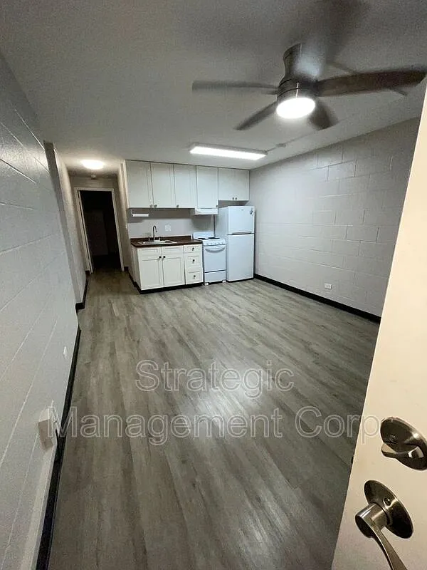 Building Photo - 1301 Lusitana St #306