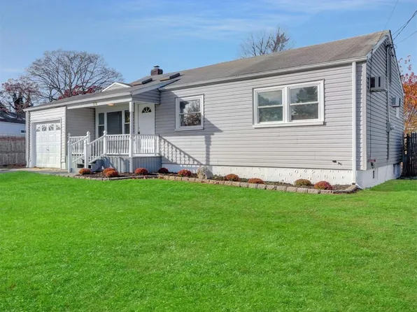 (undisclosed Address), North Babylon, NY 11703