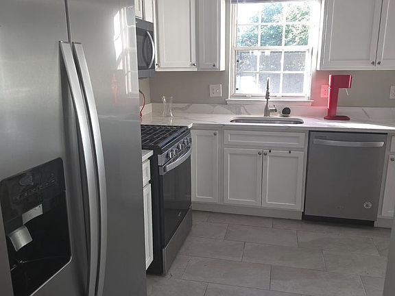 5th image of 8136 Milford Garden Dr