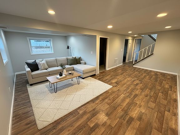 5th image of 526 Raven Ct
