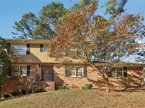 467 Oroarke Dr, Stone Mountain, GA 30088