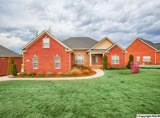 213 Twin Lakes Dr, New Market, AL 35761