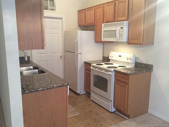 3rd image of 2264 Monarch Dr