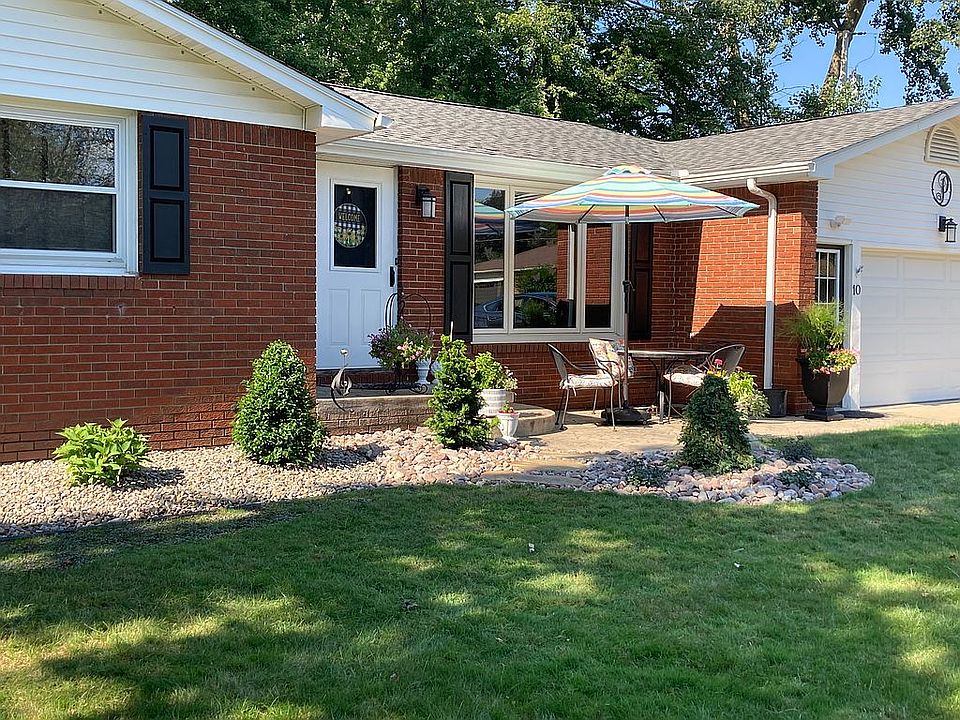 1st image of 10 Creekside Dr