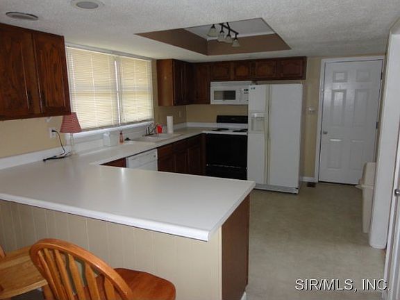 3rd image of 205 Cascade Dr