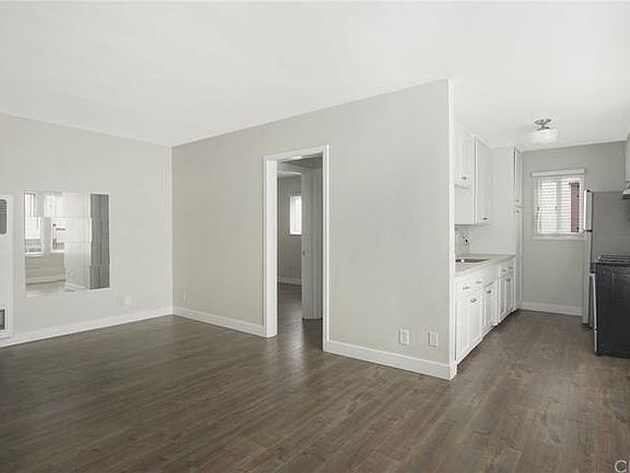 5th image of 1150 E 1st St APT 4