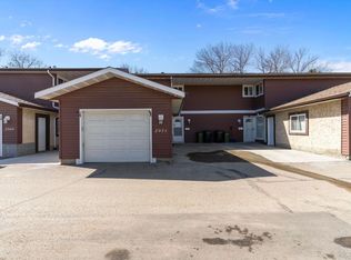Green Manor Gardens, Edmonton, AB T5A 3M1