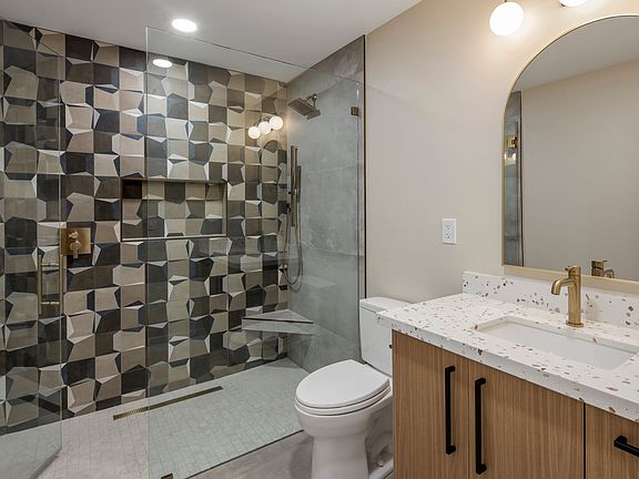 3rd image of 3742 E Glenrosa Ave