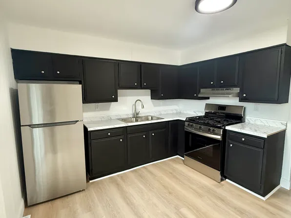 11 Hamilton Pl #3, Cohoes, NY 12047