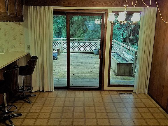 5th image of 12011 NE 65th St