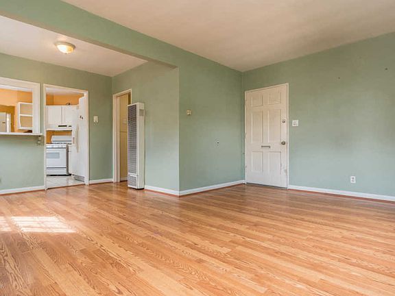 4th image of 3726 W 110th St