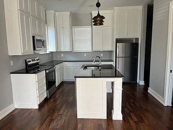 3rd image of 1209 E Leuda St