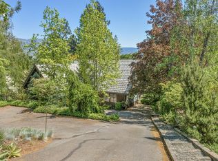 570 Weller Ln, Ashland, OR 97520
