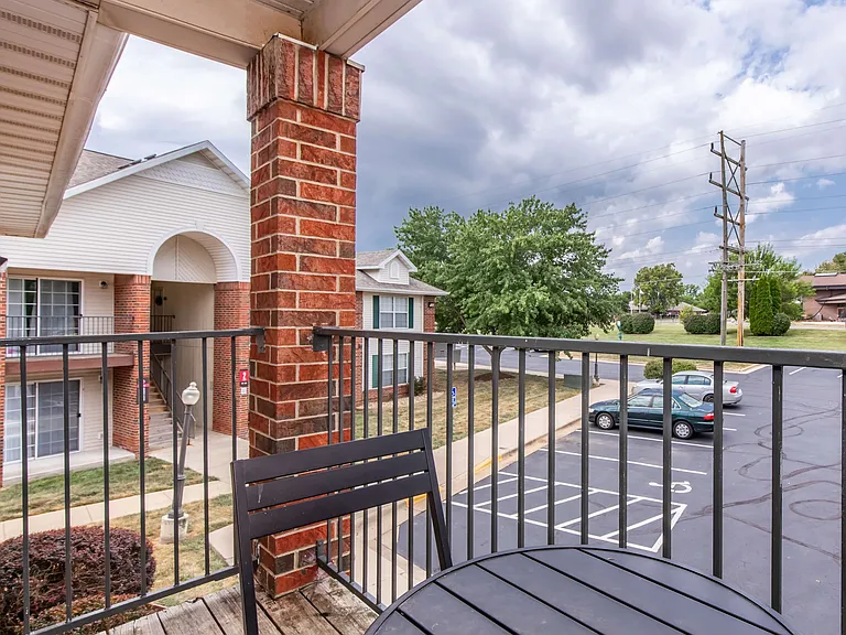 Hawthorn Suites 2 Bed 2 Bath Balcony