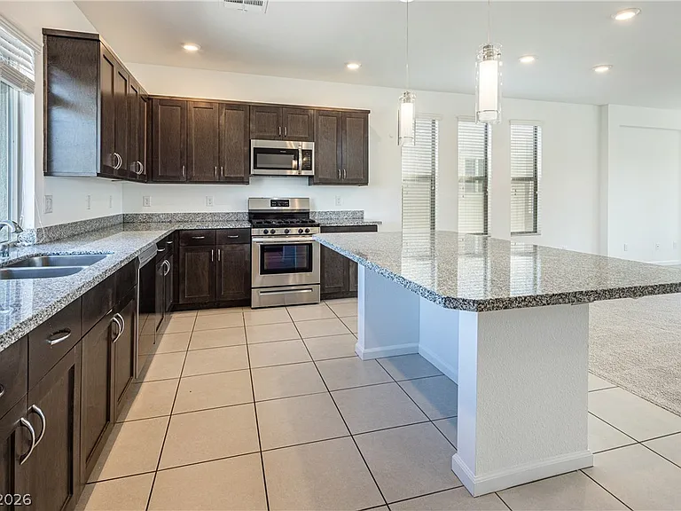 8040 Carpenter Creek Ave — Photo 3