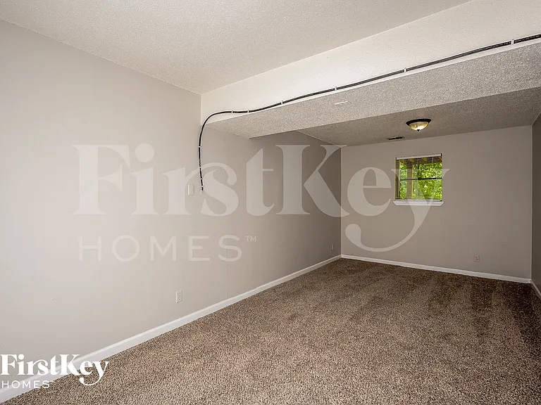 3104 Cobblestone Dr — Photo 9