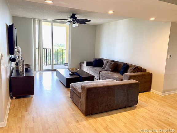 2nd image of 520 SE 5th Ave APT 1608