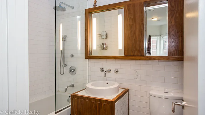 Sold by Garfield Realty  | media 42