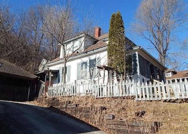 2nd image of 117 N Elm St