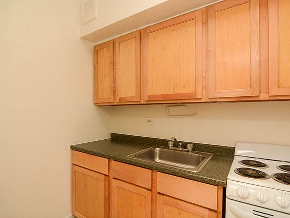 2nd image of 536 W Arlington Pl APT 304