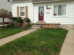 28067 Asmus St, Roseville, MI 48066