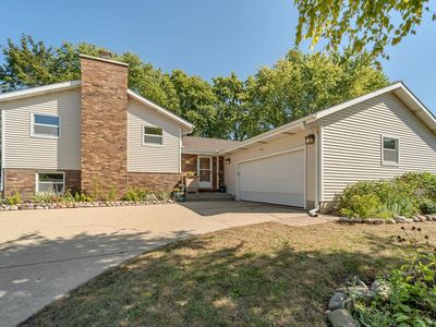 1041 Bluebird LANE, Union Grove, WI, 53182