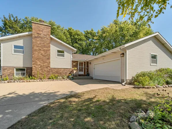 1041 Bluebird LANE, Union Grove, WI 53182