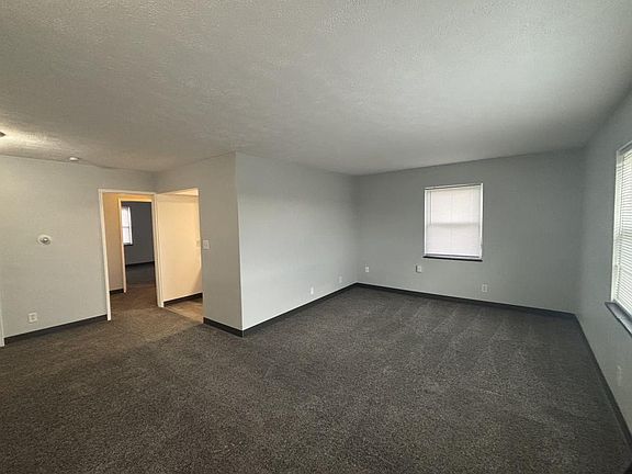 3rd image of 618 Jefferson St