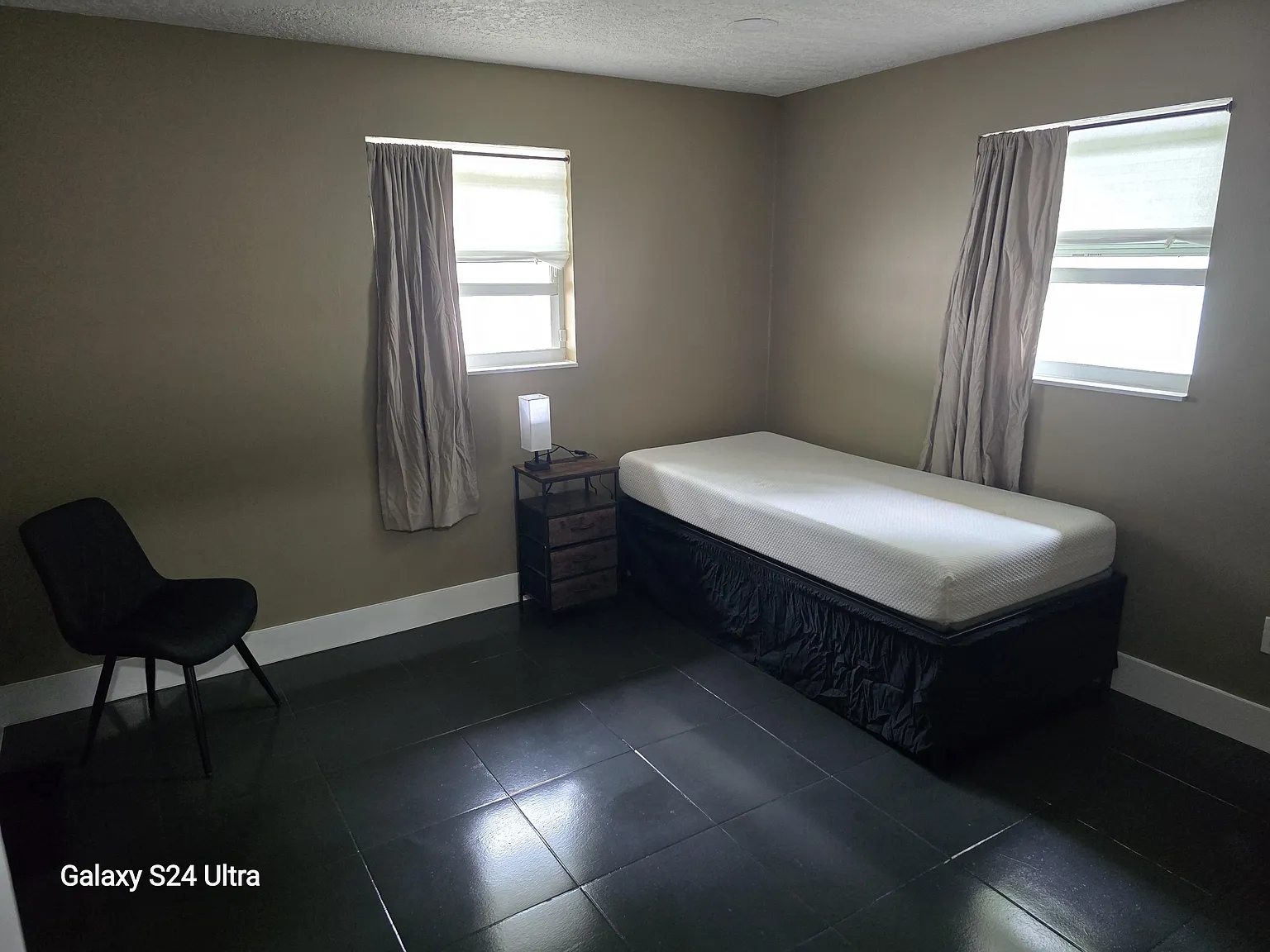 2 bed, 1.0 bath, 750 sqft, $1,118 — Photo 2
