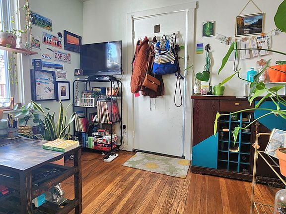 3rd image of 35 Parker St