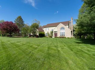 14 Indian Pipe Dr, Wynantskill, NY 12198