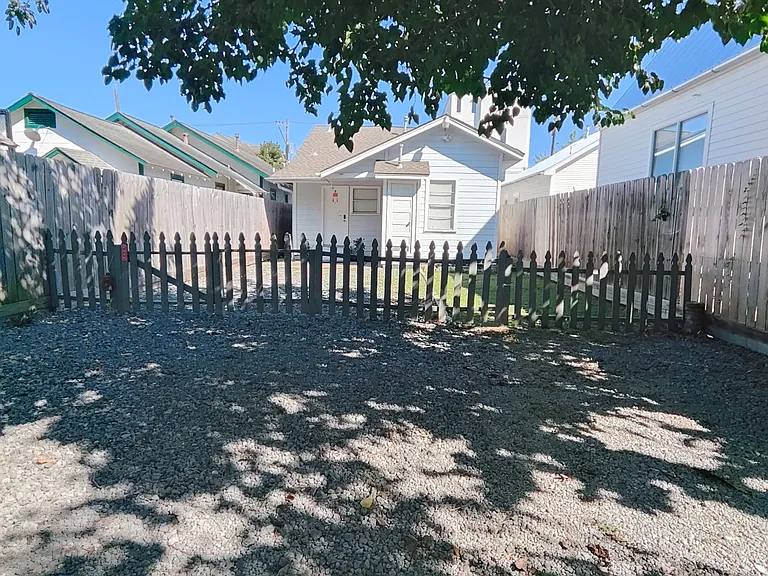 4313 Center St — Photo 33