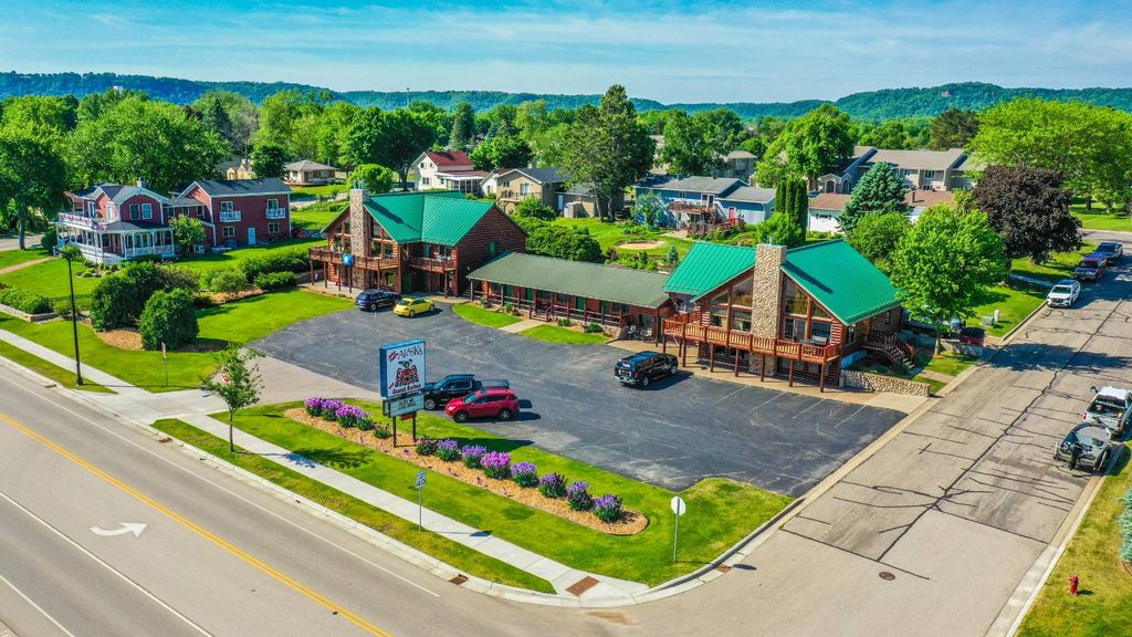 1127 N Lakeshore Dr, Lake City, MN, Lake City
