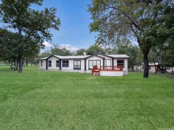 2027 Sandy Bnd, San Antonio, TX 78264