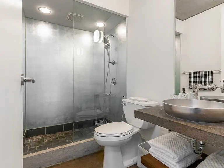 1540 W 2nd Ave #508 — Photo 22