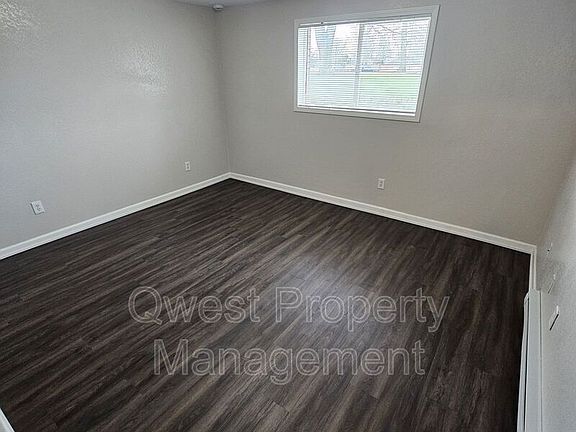 4th image of 409 E Woodlawn Ave APT 8