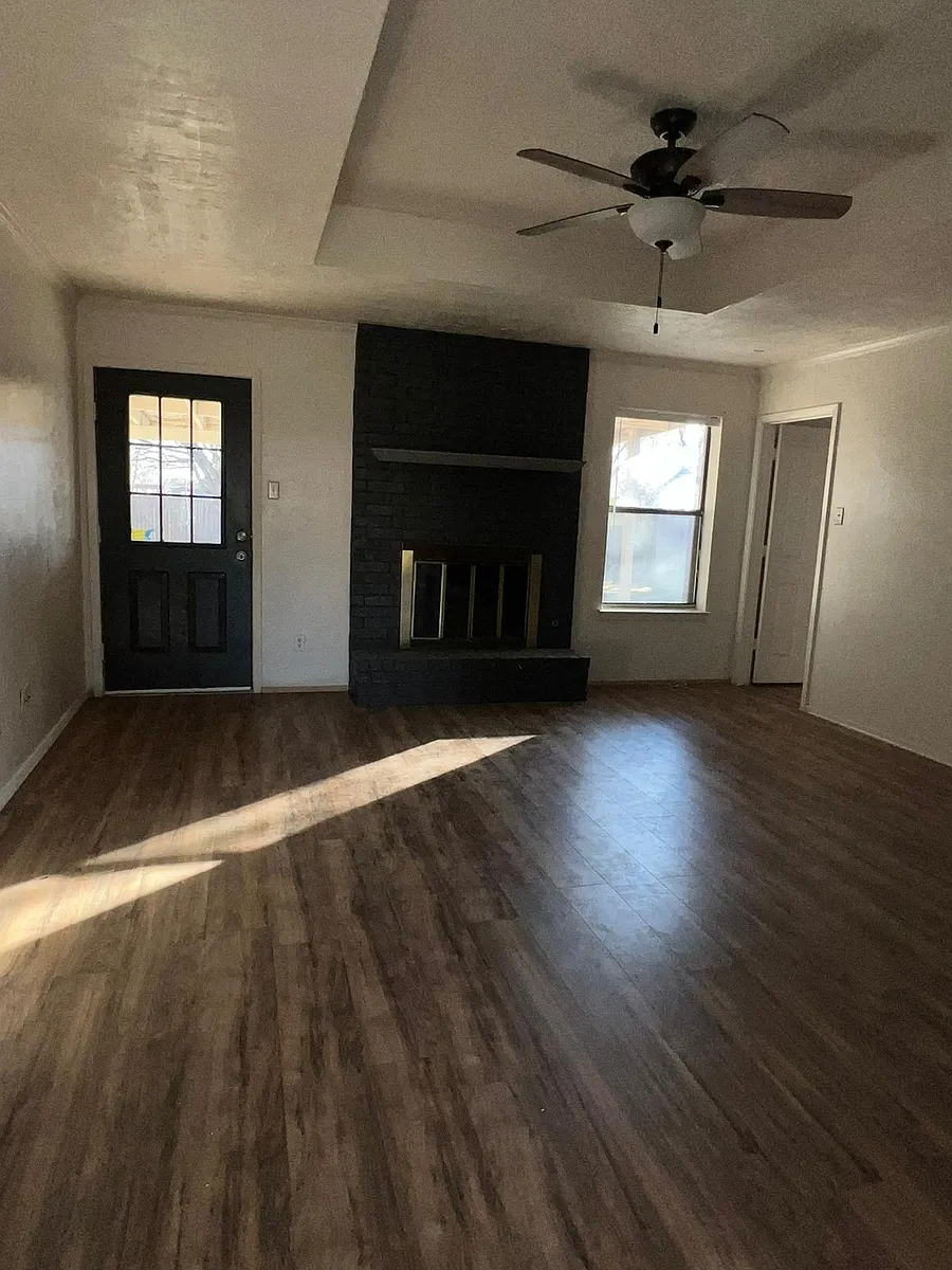 Building Photo - 2512 La Paloma Dr