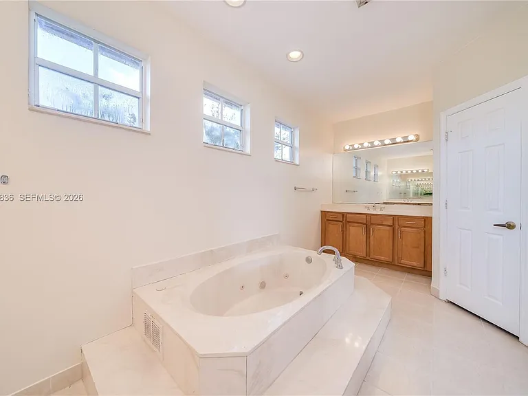 14935 SW 52nd St — Photo 37