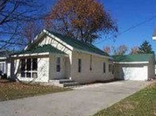 1104 Chestnut St, Cadillac, MI 49601