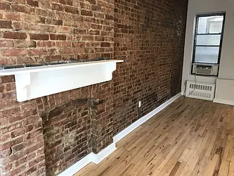 Rented by Metropolis Real Estate of Manhattan