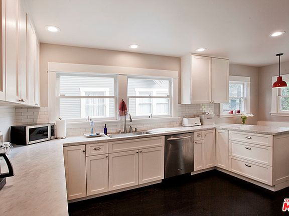 5th image of 138 Wilton Dr